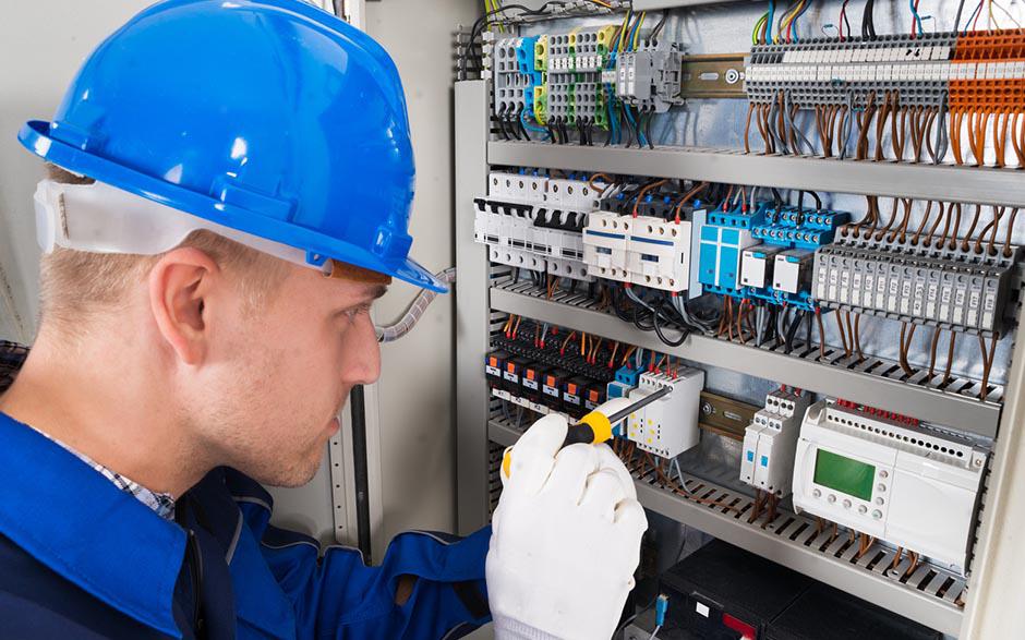 électricien installateur Louvres